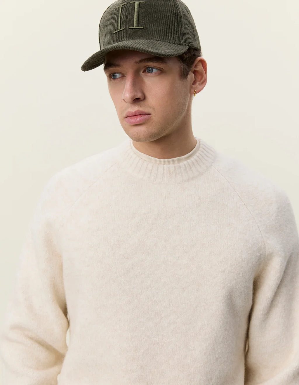 Soft roundneck knit