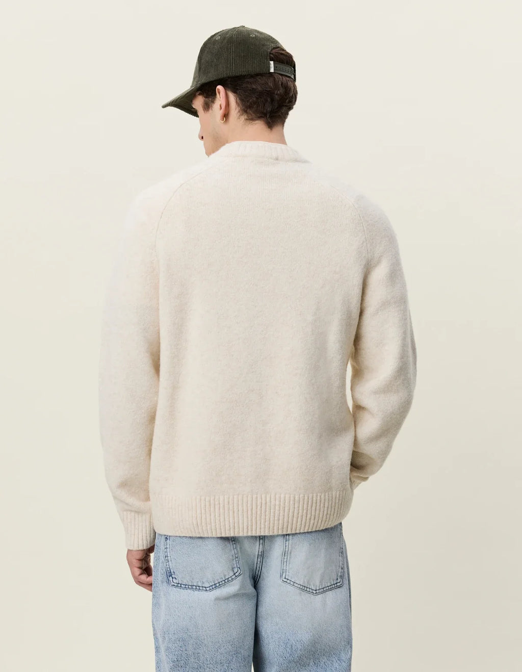 Soft roundneck knit