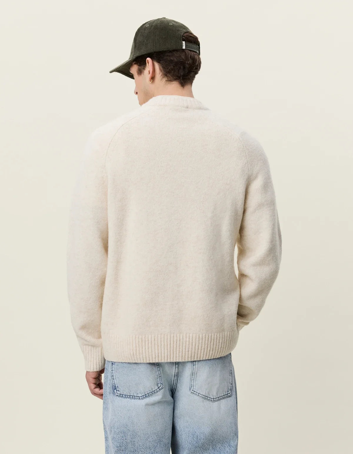Soft roundneck knit