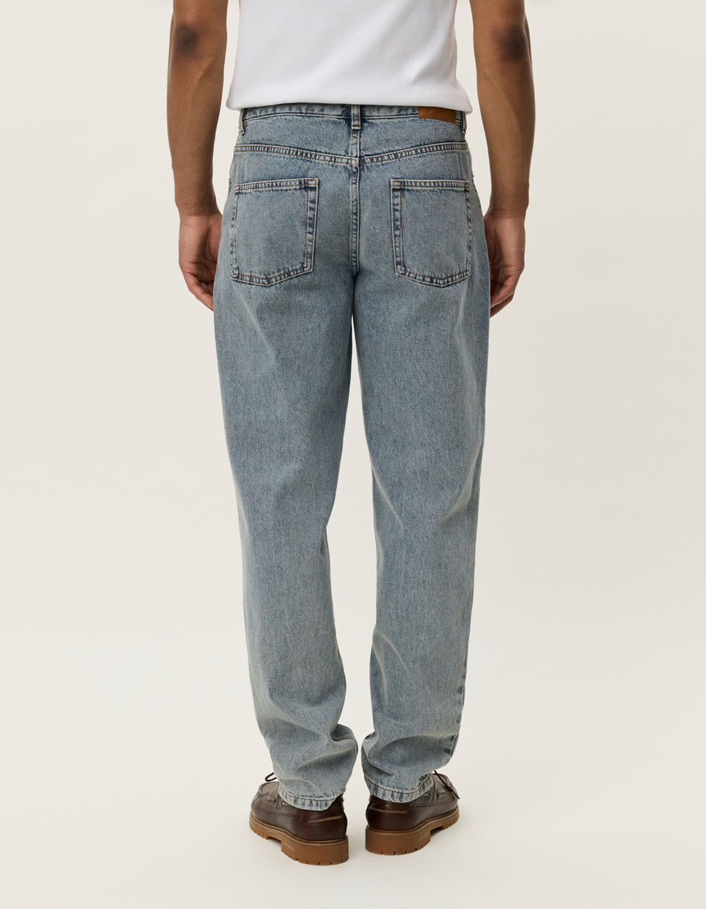 Ryder washed denim jeans / light indigo wash
