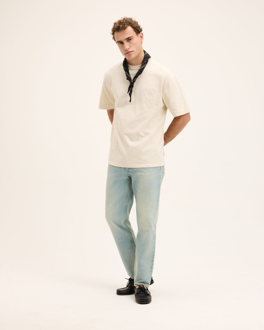 TROY / t-shirt/ sand