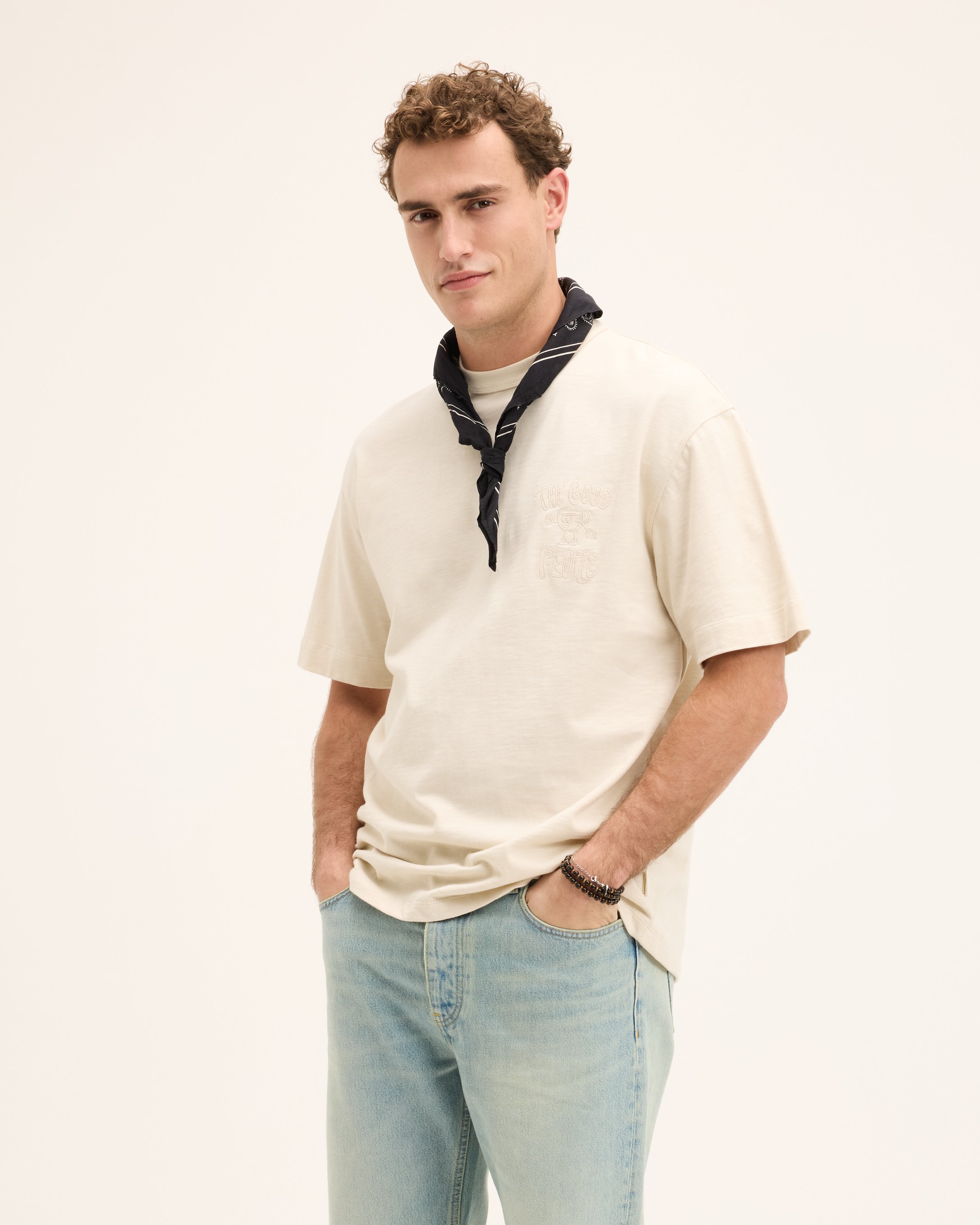 TROY / t-shirt/ sand