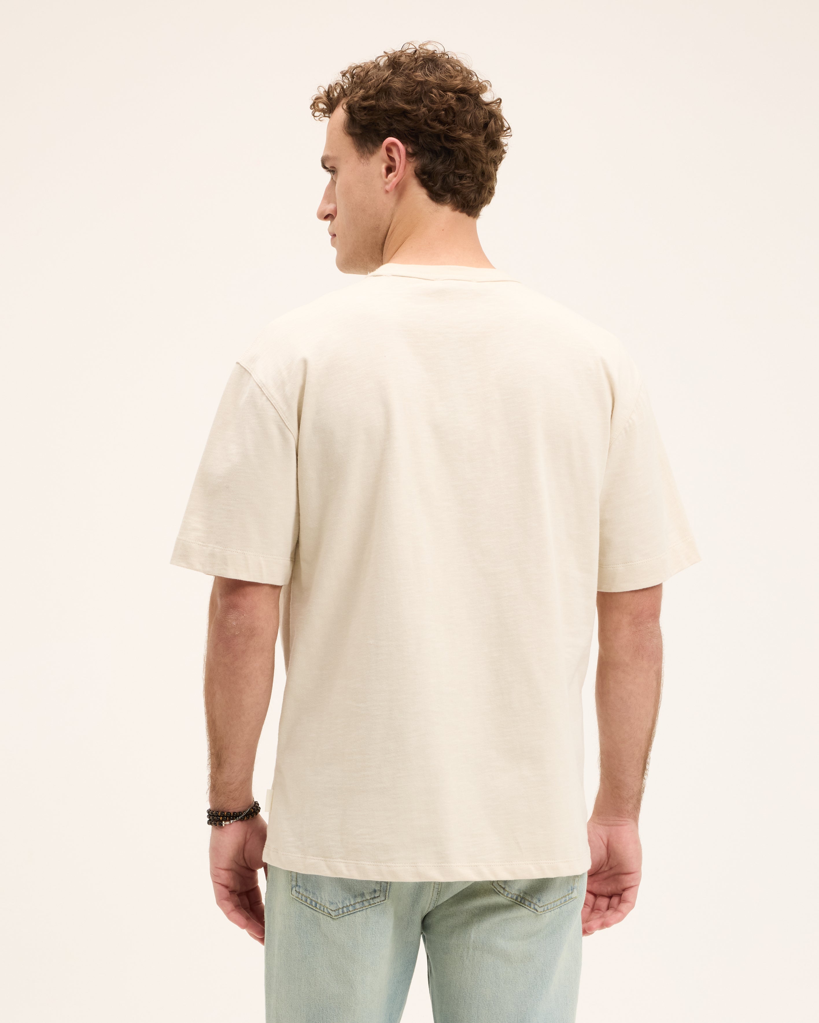 TROY / t-shirt/ sand