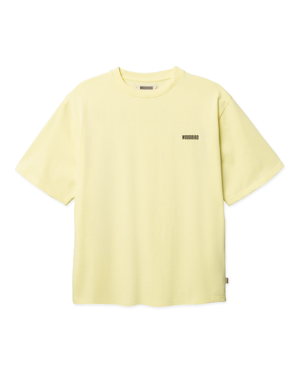 Woodbird Baine Sea Tee Wax Yellow, voorzijde van het geel T-shirt met een klein logo op de linkerborst.