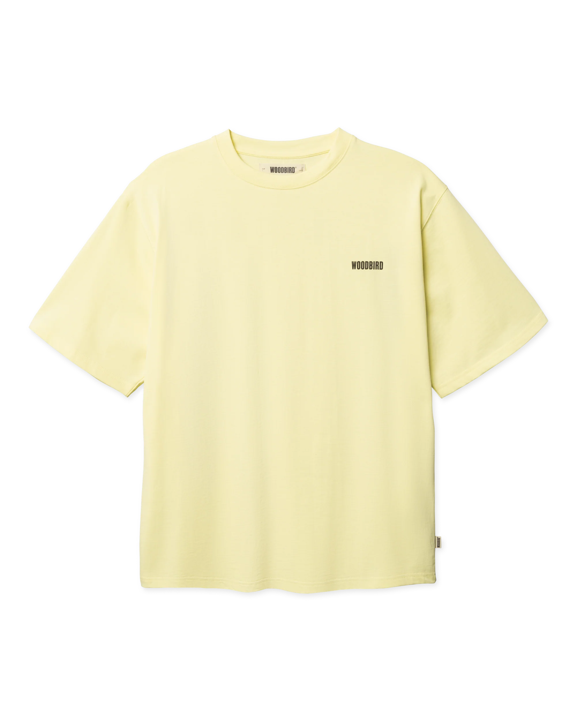 Woodbird Baine Sea Tee Wax Yellow, voorzijde van het geel T-shirt met een klein logo op de linkerborst.