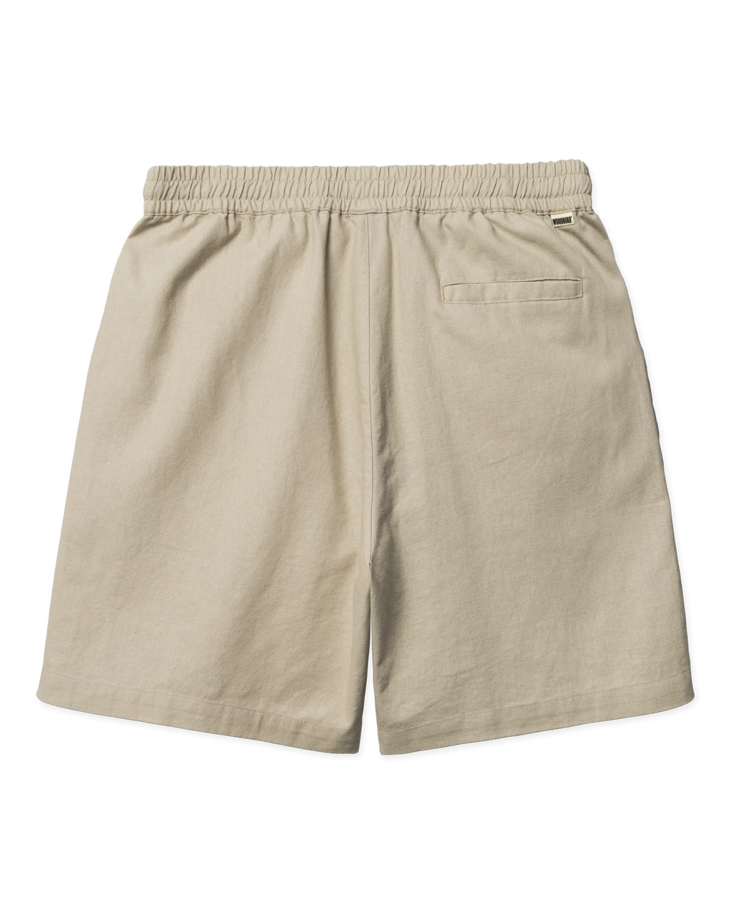 Woodbird WBBommy Linen Shorts Stone, achteraanzicht van de shorts met minimalistische achterzakken.