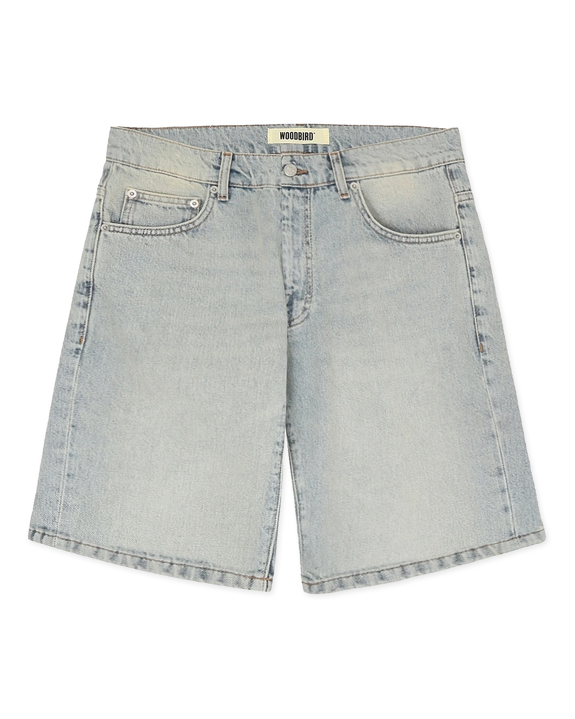 Woodbird WBLeroy Dawn Shorts Light Blue, vooraanzicht van de denim shorts met knoopsluiting en klassieke zakken.