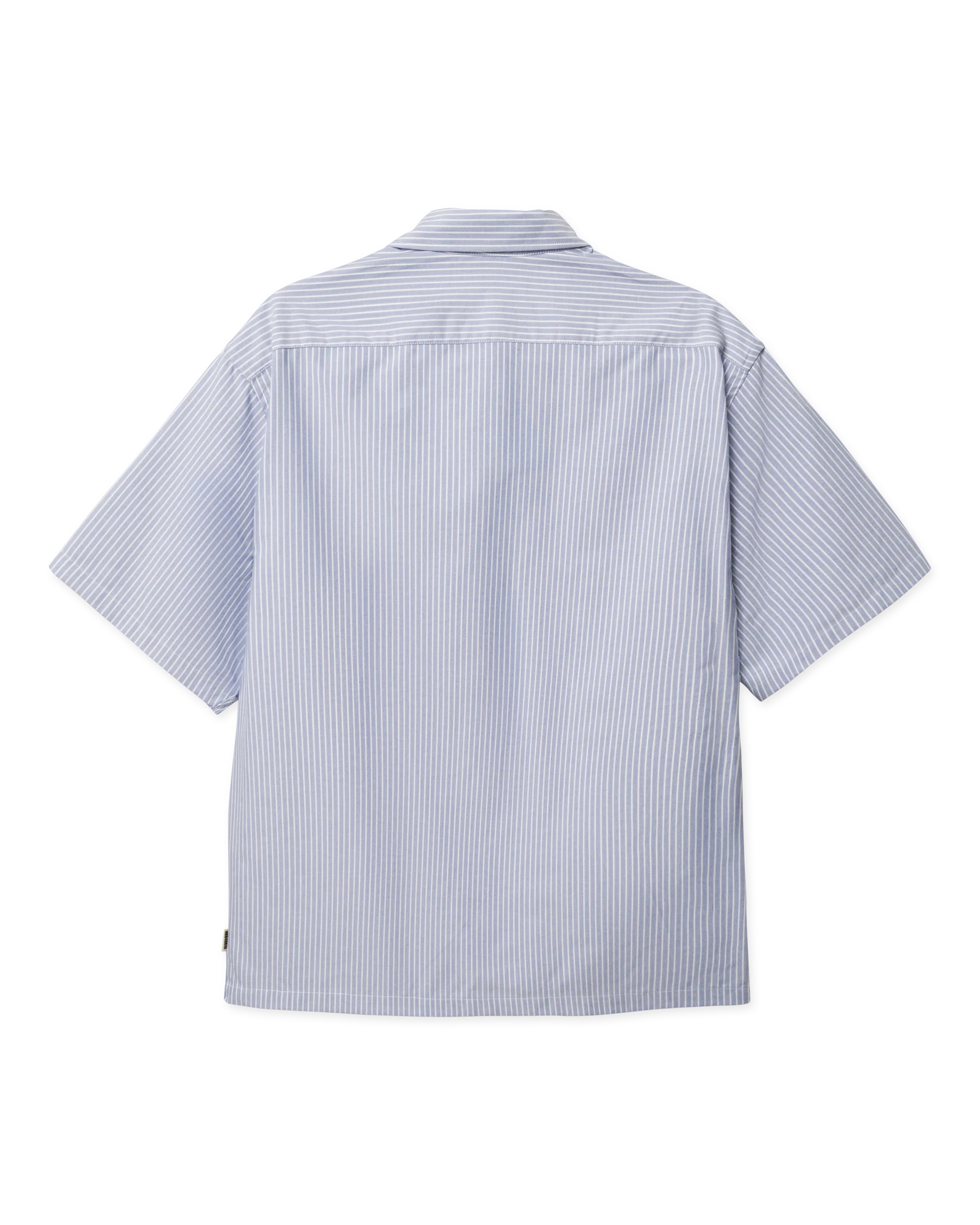 Woodbird WBWang Ox Flower Shirt lichtblauw, achteraanzicht van het katoenen overhemd met korte mouwen.