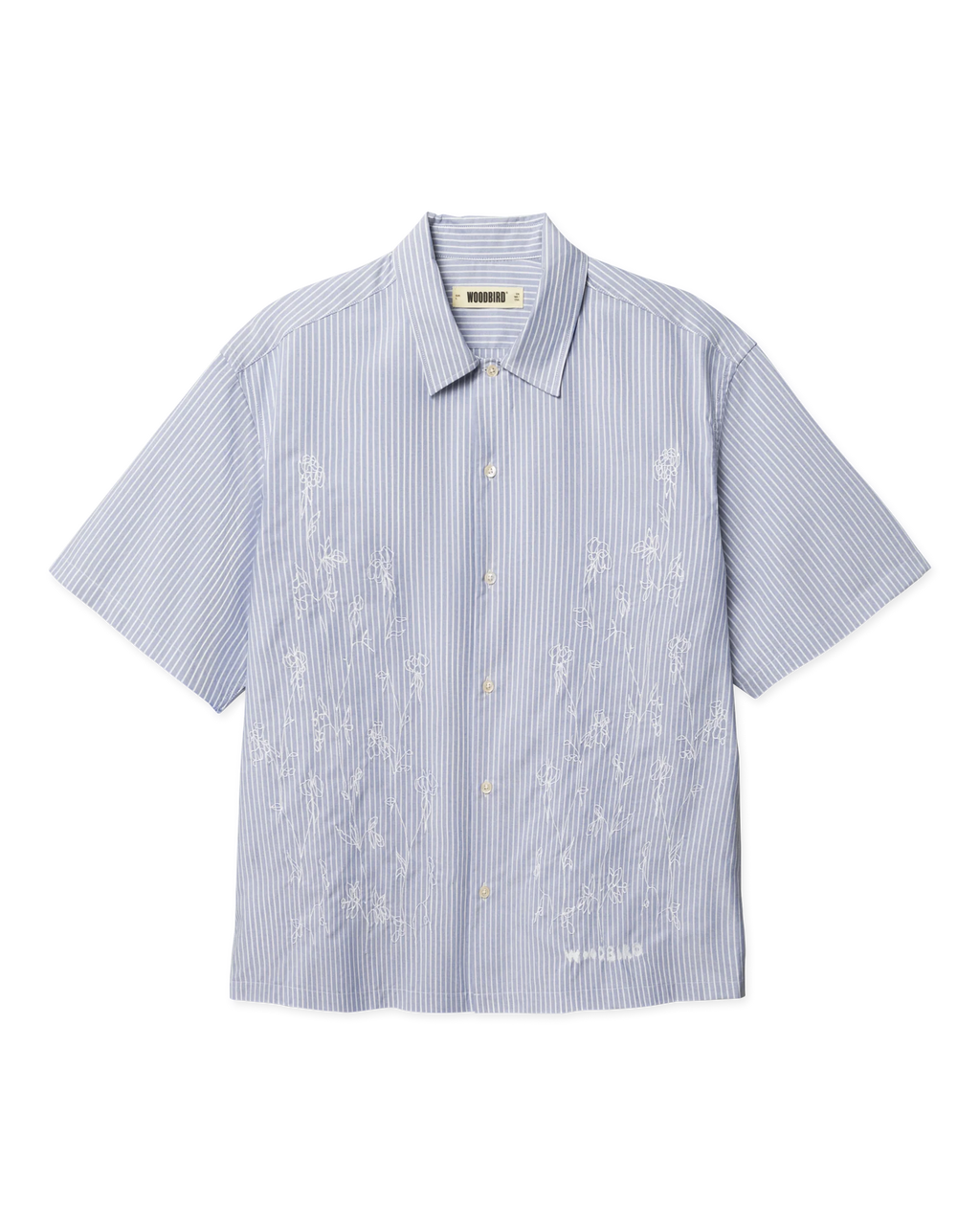 Woodbird WBWang Ox Flower Shirt lichtblauw, vooraanzicht van het gestreepte overhemd met geborduurde bloemenlijnen.