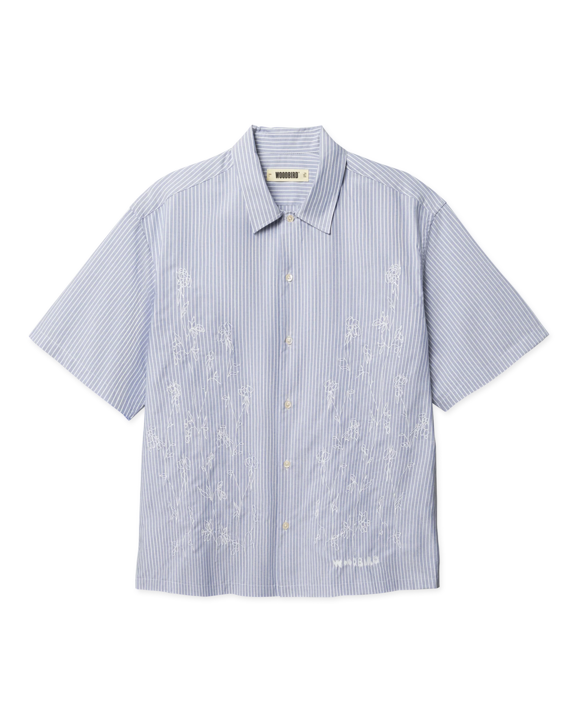 Woodbird WBWang Ox Flower Shirt lichtblauw, vooraanzicht van het gestreepte overhemd met geborduurde bloemenlijnen.